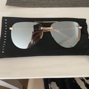 QUAY SUNGLASSES BRONZE MIRRORED